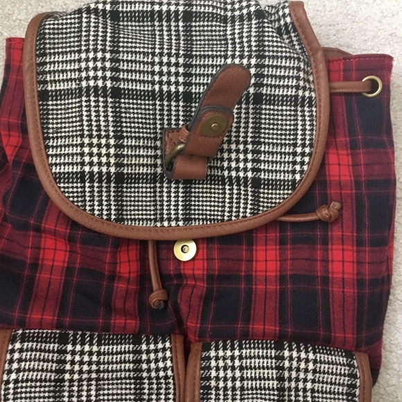 Backpack - Picture 2 of 9